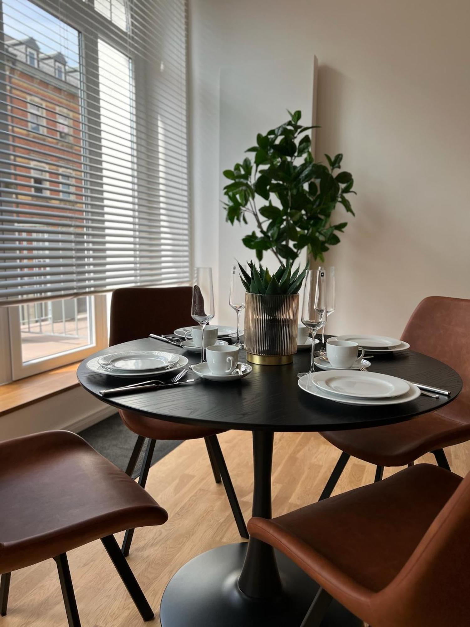 Neu! City-Loft-Apartment Im Goethe Palais I 5P I Lift I Parkplatz I Zentrum I Helios Aue  Kültér fotó